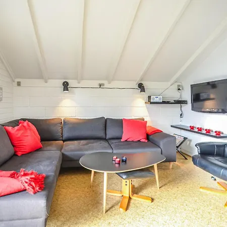 2 Bedroom Stunning Home In Thisted Holiday home *